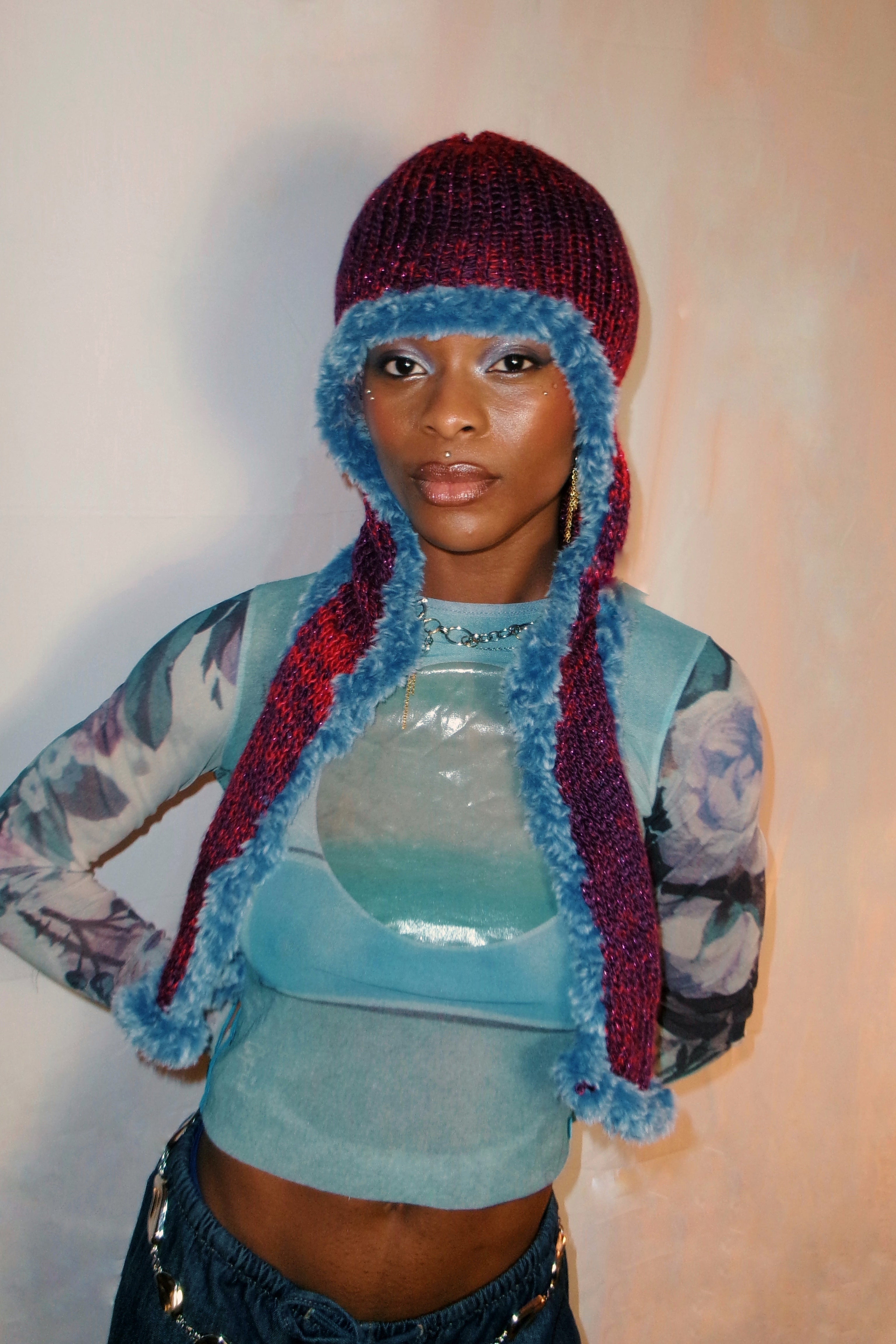 Extravagant hood with faux fur