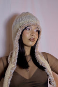 Creamy hood with faux fur