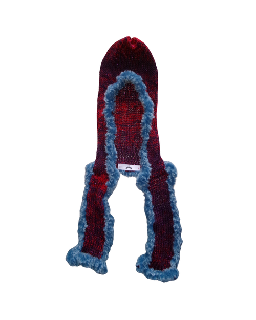 Extravagant hood with faux fur